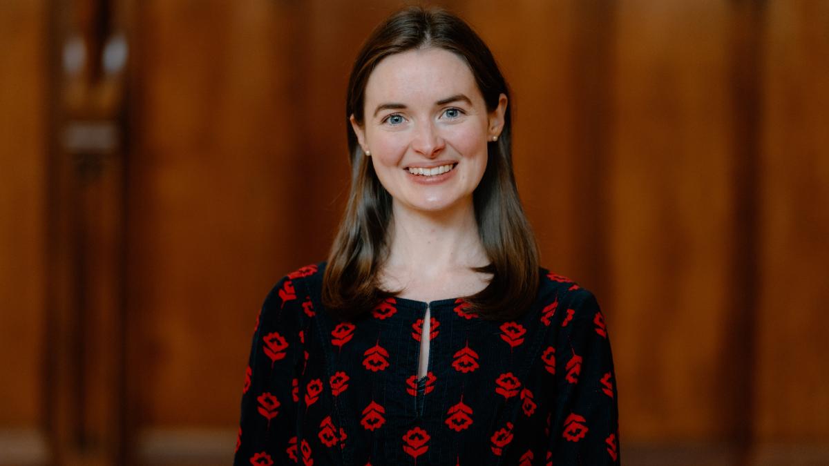 Colour head and shoulders photo of Dr Felicity Loughlin