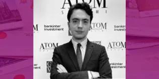 Black and white head and shoulders photo of Josep Mari Bois looking at the camera