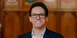 Colour head and shoulders photo of Pedro Feitoza