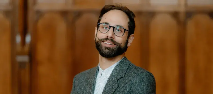 Colour head and shoulders photo of Dr Salam Rassi