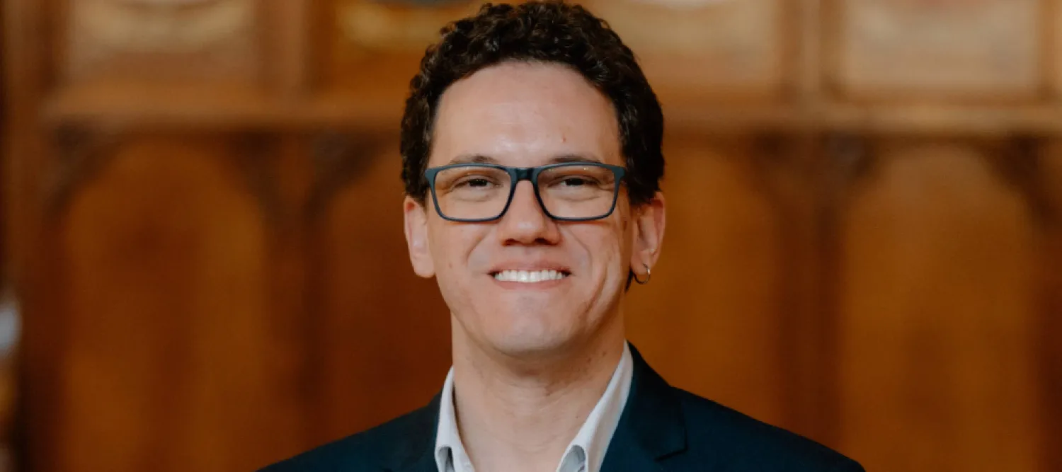 Colour head and shoulders photo of Pedro Feitoza