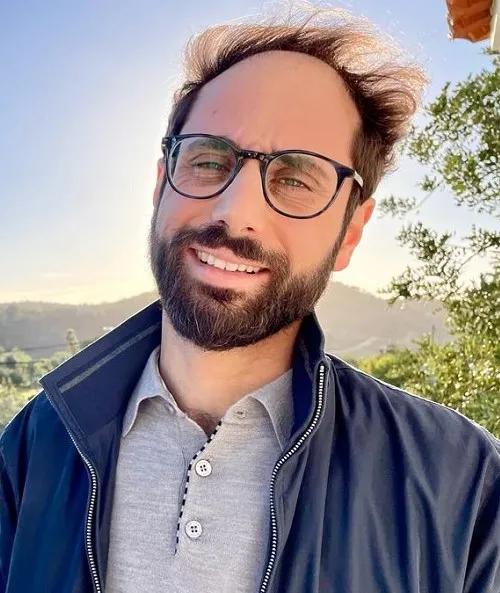 Colour head and shoulders image of Dr Salam Rassi