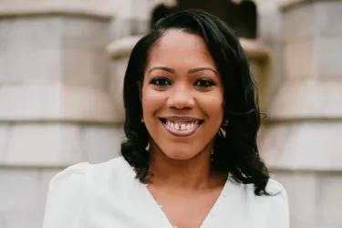 Colour head and shoulders photo of Selina Stone