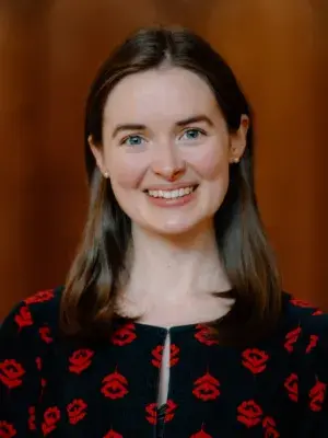 Colour head and shoulders photo of Dr Felicity Loughlin