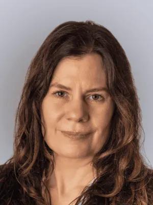 Colour head and shoulders photo of Marion Thain